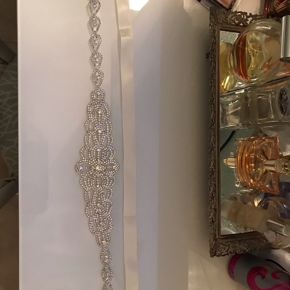 Bridal belt. Rhinestone and whit ribbon.